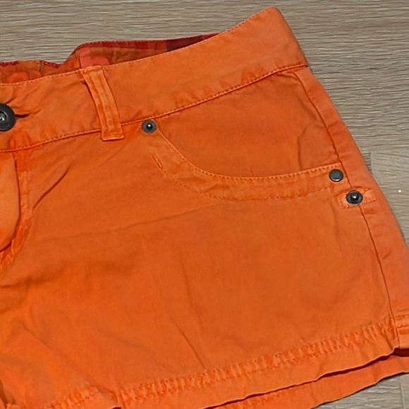 Bench orange shorts - Picture 3 of 6